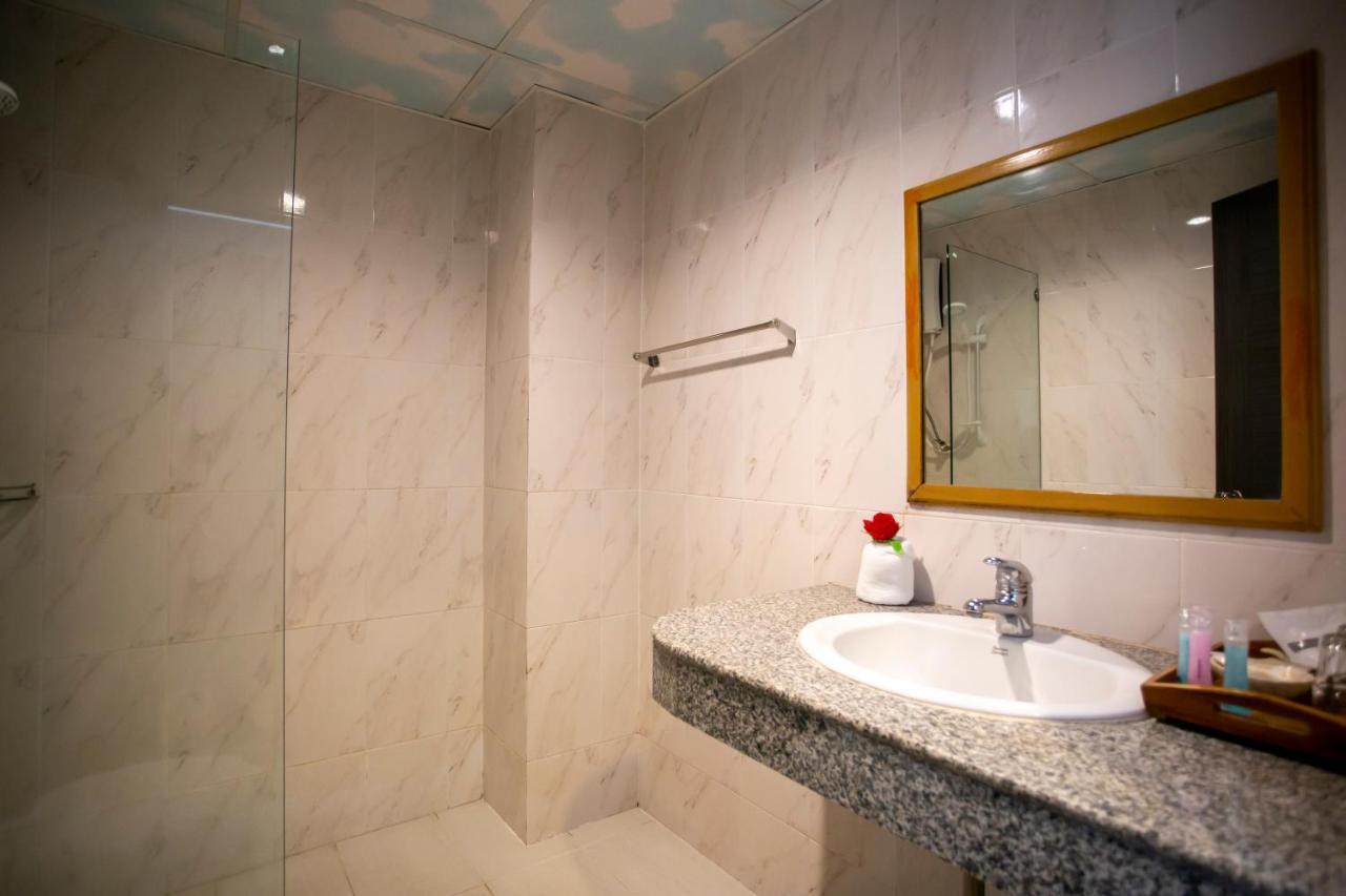 Sea Paradise Hotel สัตหีบ ภายนอก รูปภาพ